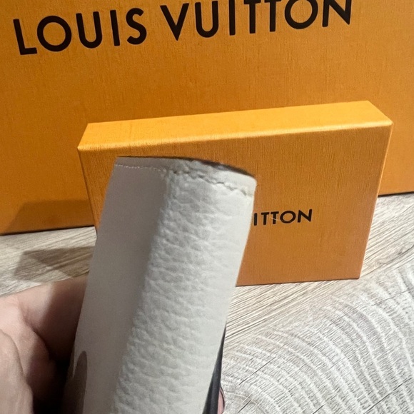 Louis Vuitton Portefeuille Trifold, LIKE NEW, Microchipped w/ COA - Picture 9 of 16